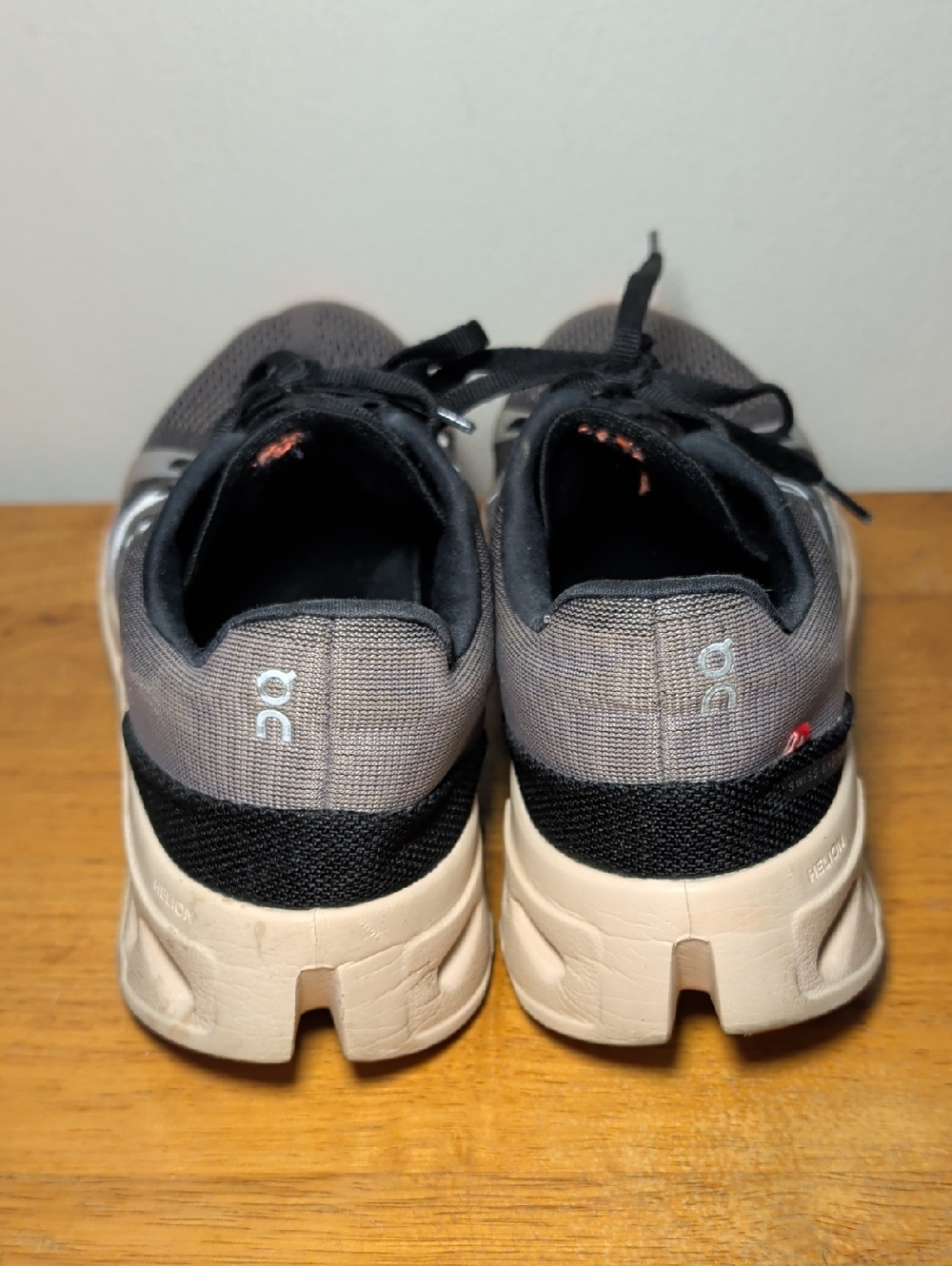 On Running Cloudeclipse Sneakers in the Fade/Sand Colorway Women's Size 8 - Picture 3 of 7